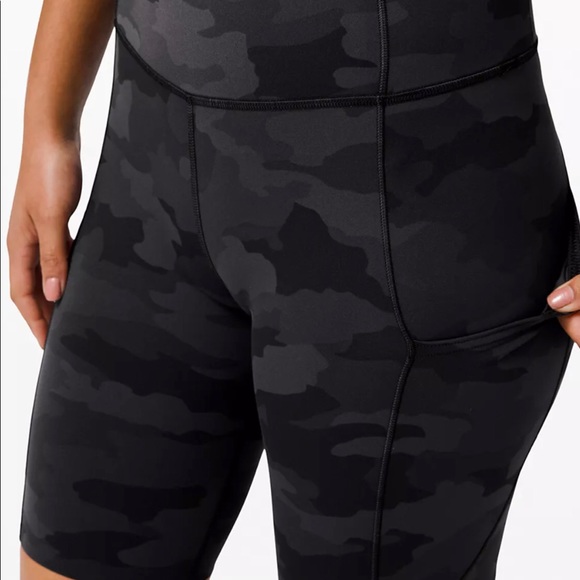 Lululemon Fast and Free 10” Camo Shorts Size 4 - Picture 6 of 8